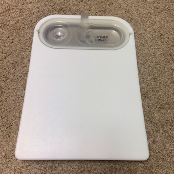 Pampered Chef Kitchen Pampered Chef Cutting Board With Builtin